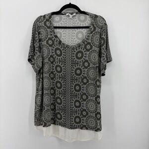 Rose + Olive Women's‎ Size 1X Green White Geometric Print Tunic Top Layered Hem